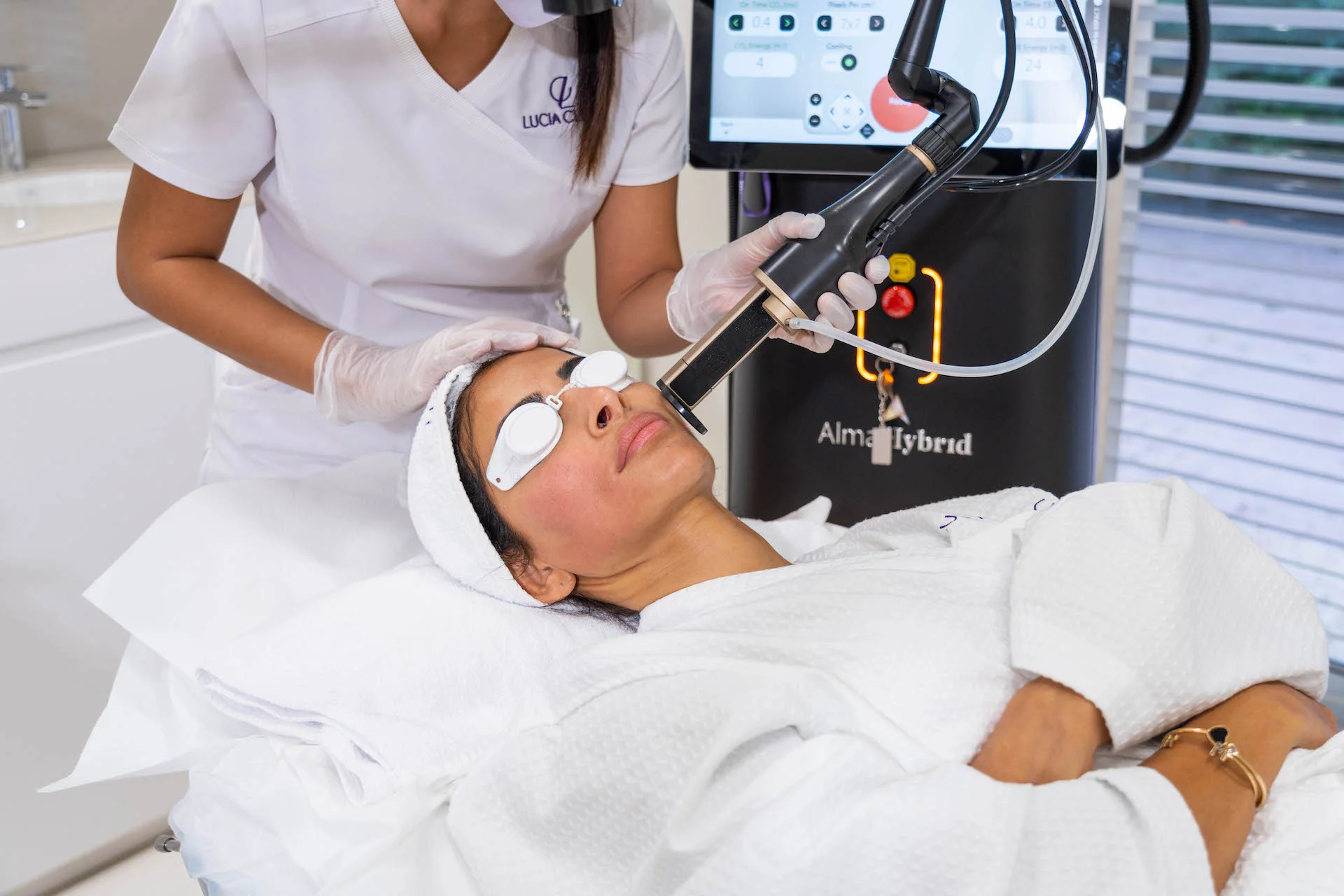 Alma Hybrid treatment or skin rejuvenation and tightening - reduce wrinkles and fine lines, hyperpigmentation and scars, and improve your skin tone and texture.