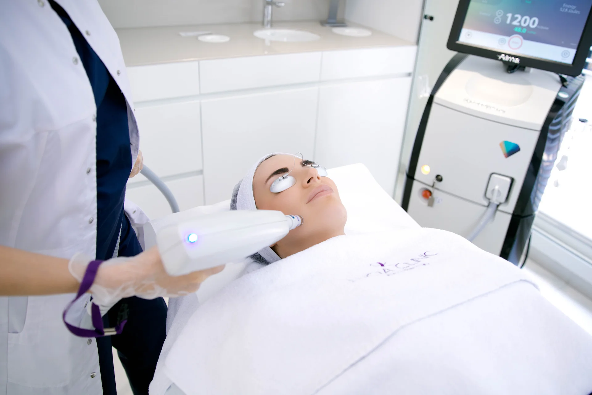 ClearLift, anti-aging facial rejuvenation laser procedure - firm the skin, reduce fine lines and wrinkles and improve pigmentation with this advanced treatment.