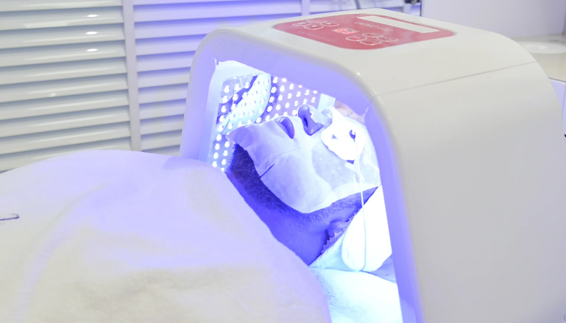 LED mask therapy for smooth, radiant and youthful skin - reduce aging signs, acne, size of pores and other skin blemishes with different LED light therapies.