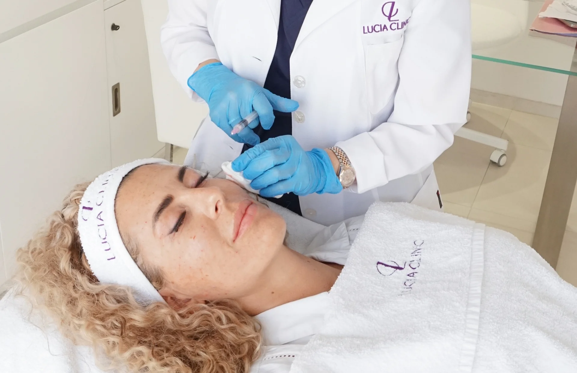 Mesotherapy, for glowing, healthy and rejuvenated skin - reduce wrinkles, brighten your complexion and improve the scars with injectable mesotherapy solutions.
