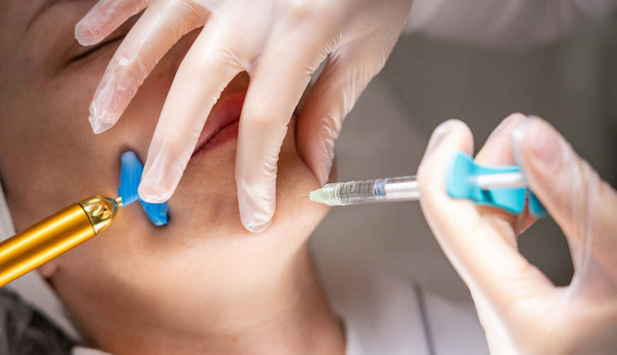 A woman getting skin boosters.
