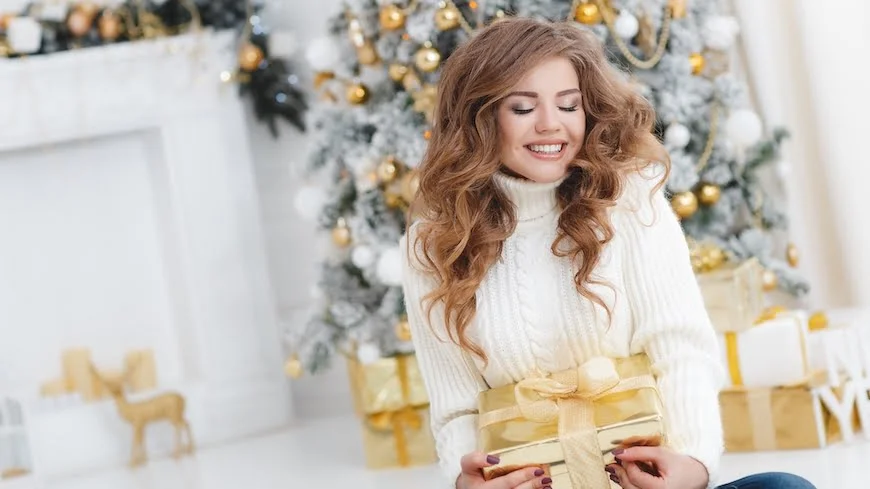 Include Plastic surgery as Xmas gift for someone special - make them merry with mommy makeovers of facelifts and help them reach their desired aesthetic goals.