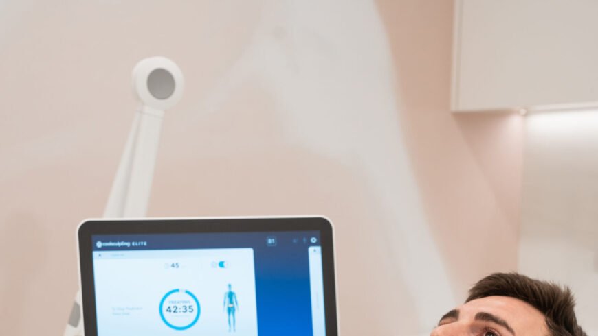 A man getting a Coolsculpting Elite treatment