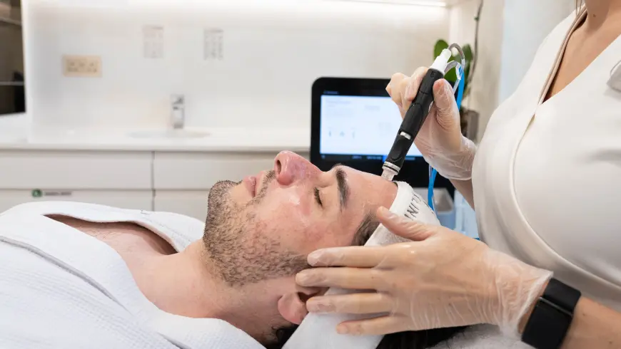 Premier HydraFacial treatments for men at Lucia Clinic - exfoliate and cleanse your facial skin and boost its quality with special serums for a refreshed look.