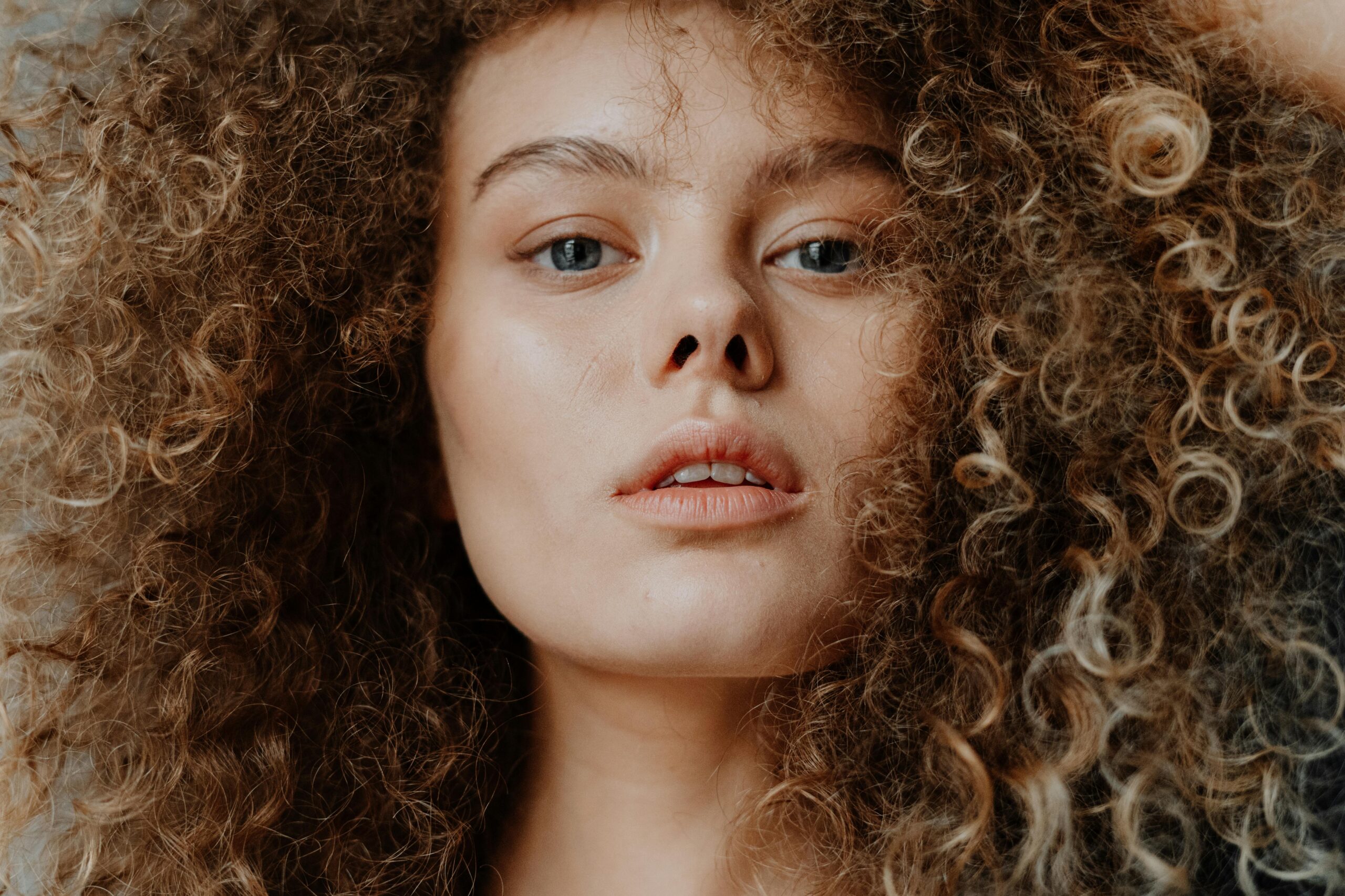 girl with curly hair