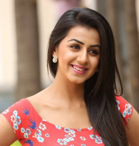 Nikki Galrani, one of the models and actresses who regularly visit the best aesthetic clinic in Dubai