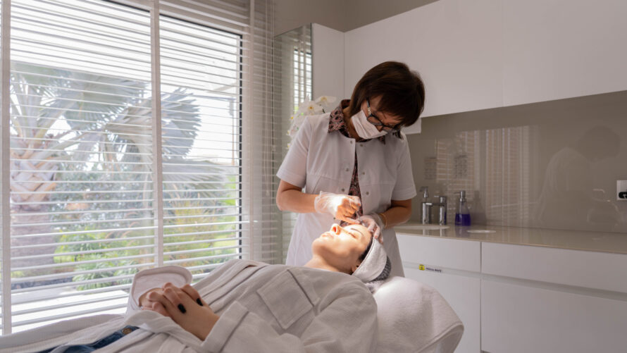 A tretment at Lucia Clinic